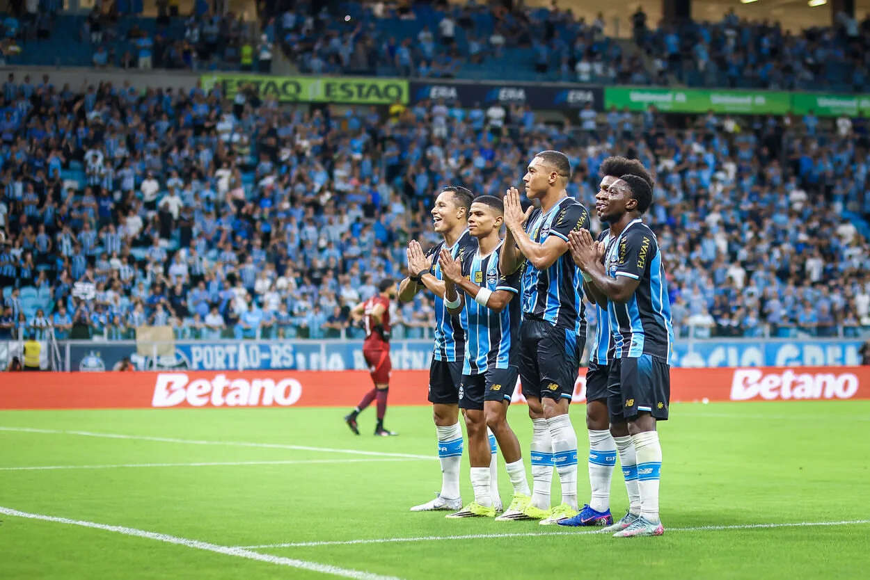 Grêmio conta com um retorno e relaciona 23 jogadores para o Gre-Nal; veja lista Grêmio na Sul-Americana