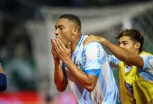 Carlos Vinícius pelo Grêmio