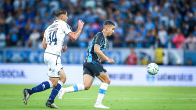 Grêmio tropeça em casa, termina o jogo vaiado e chega pressionado para o Gre-Nal Grêmio empata