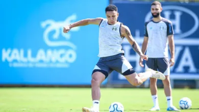 Grêmio leva susto com Viery, que recoloca dedo no lugar e segue em campo Viery pelo Grêmio