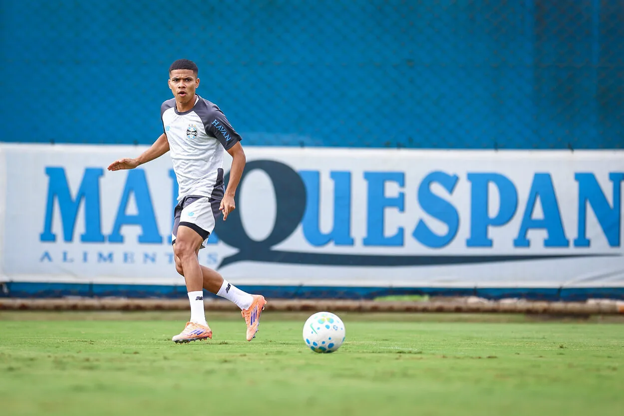 Vídeo mostra euforia de Enamorado com a torcida do Grêmio após linda jogada Enamorado pelo Grêmio