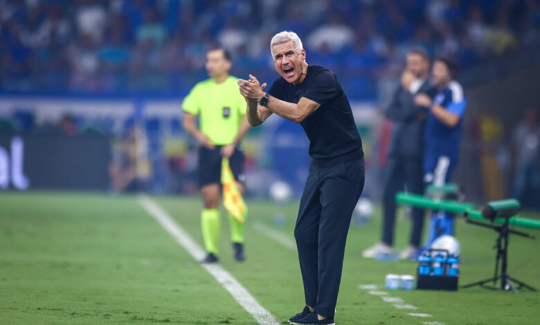 A promessa de Luís Castro depois de mais uma decepcionante derrota do Grêmio Luís Castro pelo Grêmio