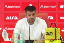 Pezzolano não vê influência da Sul-Americana no Grêmio antes do Gre-Nal: "Contrataram muito" Paulo Pezzolano, treinador do Inter - YouTube/Inter