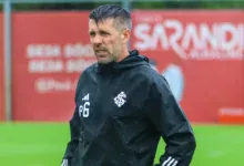 O lance do último Gre-Nal que ainda não saiu da cabeça de Paulo Pezzolano Pezzolano pelo Inter