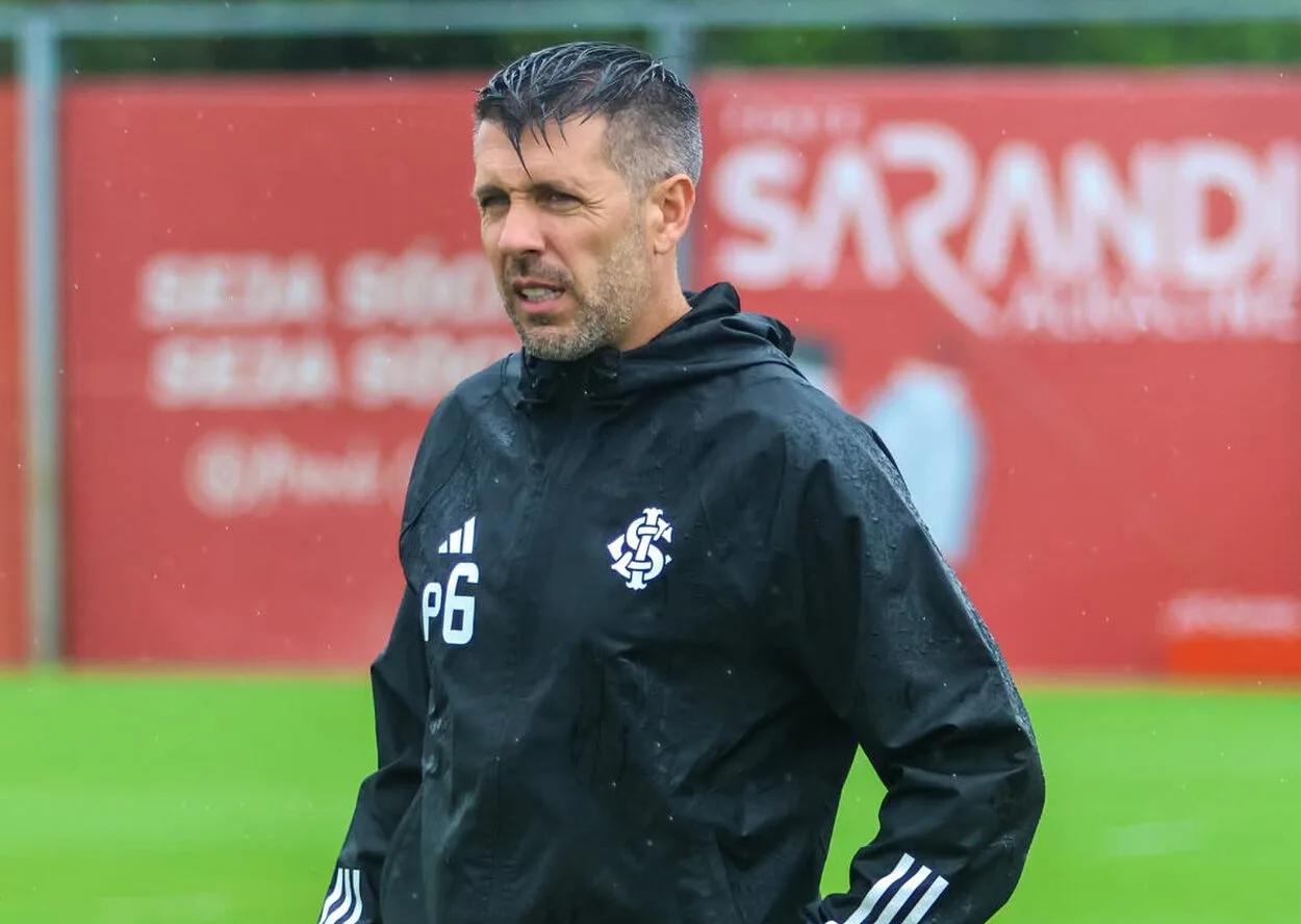 O lance do último Gre-Nal que ainda não saiu da cabeça de Paulo Pezzolano Pezzolano pelo Inter