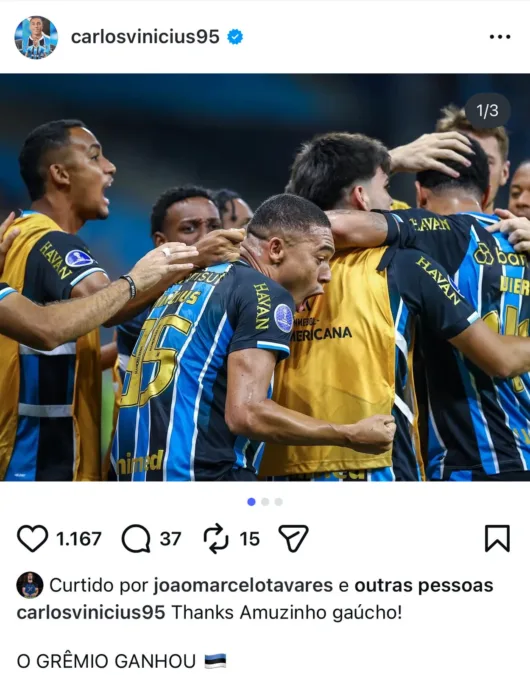 "Amuzinho Gaúcho": Carlos Vinícius entra na onda da torcida do Grêmio e brinca com colega