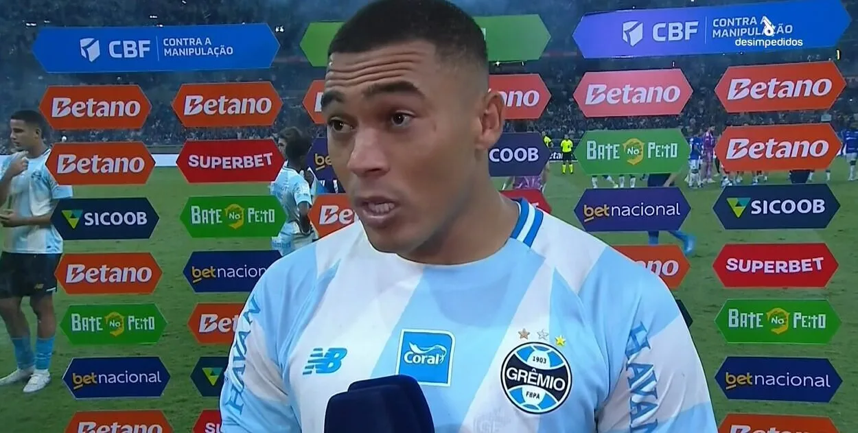 Carlos Vinícius desabafa, defende Luís Castro e cobra elenco do Grêmio Carlos Vinícius, Grêmio