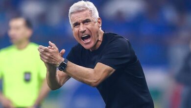 RS - FUTEBOL/CAMPEONATO BRASILEIRO 2026/GREMIO X CRUZEIRO - ESPORTES - Luís Castro, na partida entre Gremio e Cruzeiro disputada na noite deste sabado, no Estadio do Mineirão, em Belo Horizonte, valida pela Campeonato Brasileiro 2026. FOTO: LUCAS UEBEL/GREMIO FBPA