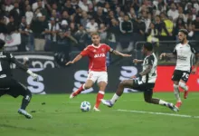 "Sou muito direto com todos": Pezzolano explica a situação de Alan Patrick no Inter Alan Patrick foi substituído no intervalo de Corinthians x Inter