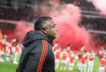 Roger Machado em momento delicado no Inter