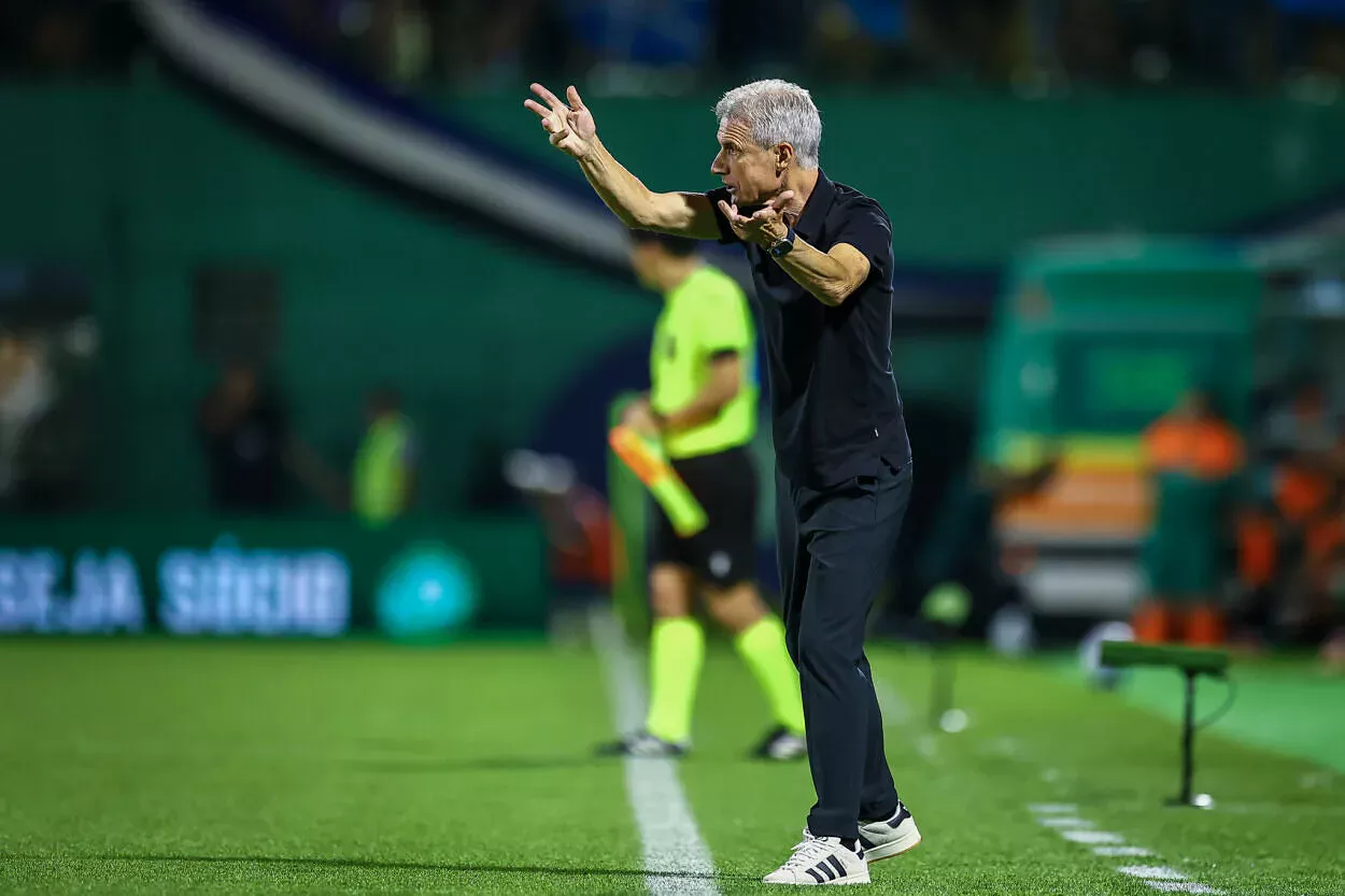 Como é o contrato de Luís Castro com o Grêmio e o risco financeiro que o clube passa a ter Grêmio hoje