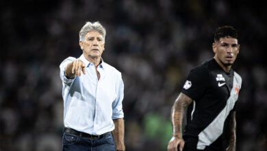 Sem Renato, Vasco estreia com empate na Sul-Americana; São Paulo vence Vasco de Renato