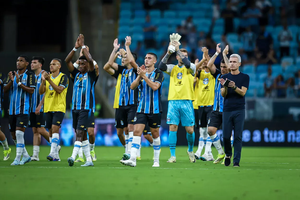 Grêmio administra elenco e convive com novo problema já pensando no Gre-Nal Grêmio vence