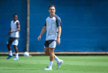 Lucas Uebel tira foto de Arthur no Grêmio