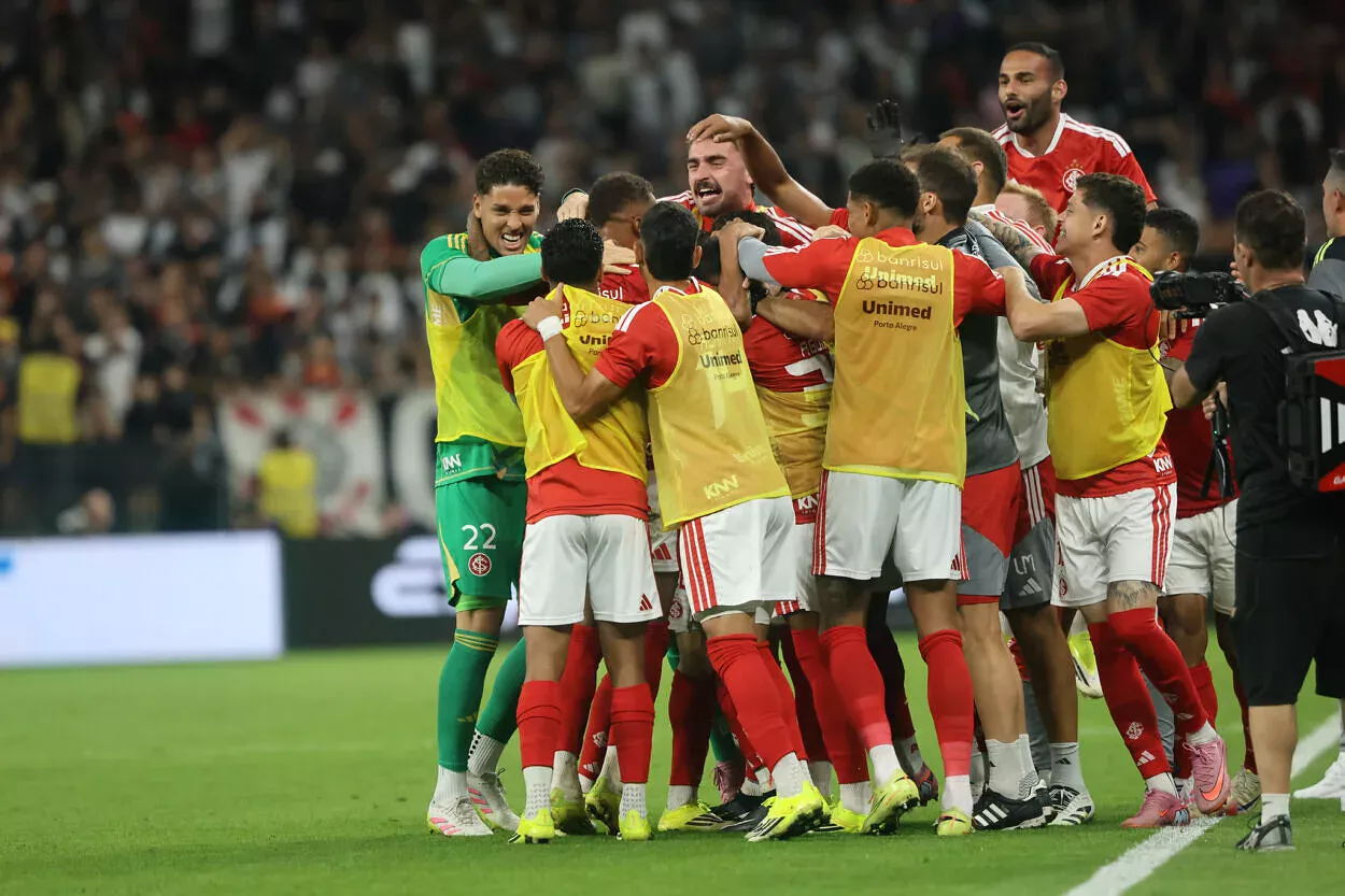 Inter quer embalar após vencer o Corinthians e tem dois reforços para o Gre-Nal Inter hoje