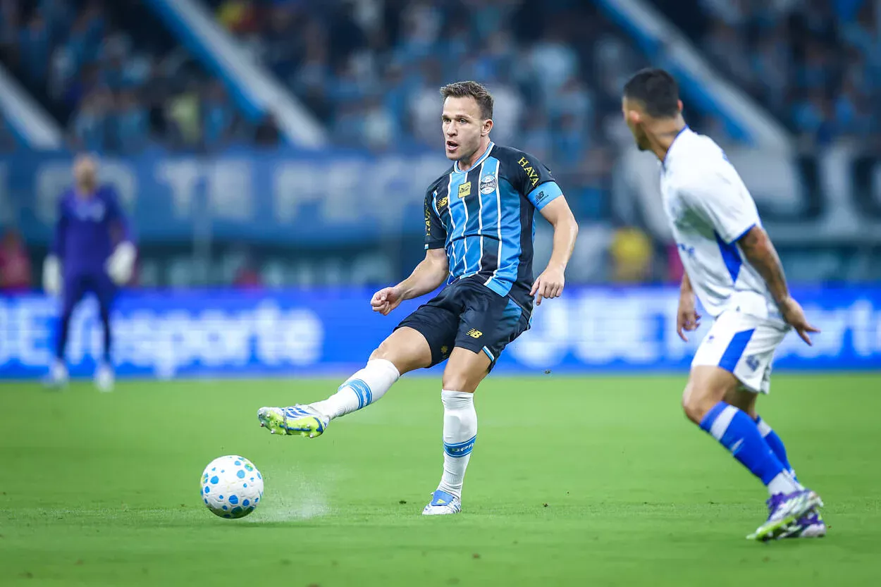 RS - FUTEBOL/COPA DO BRASIL 2026 /GREMIO X CONFIANCA - ESPORTES - Lance da partida entre Gremio e Confiança disputada na noite desta terca-feira, na Arena do Gremio, em valida pela Copa do Brasil 2026. FOTO: LUCAS UEBEL/GREMIO FBPA
