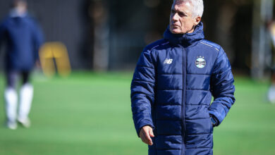 RS - FUTEBOL/ TREINO GREMIO 2026 - ESPORTES - Jogadores do Gremio realizam treino técnico durante a manha desta segunda-feira, no CT Luiz Carvalho, na preparação para a partida valida pelo Campeonato Brasileiro 2026. FOTO: LUCAS UEBEL/GREMIO FBPA