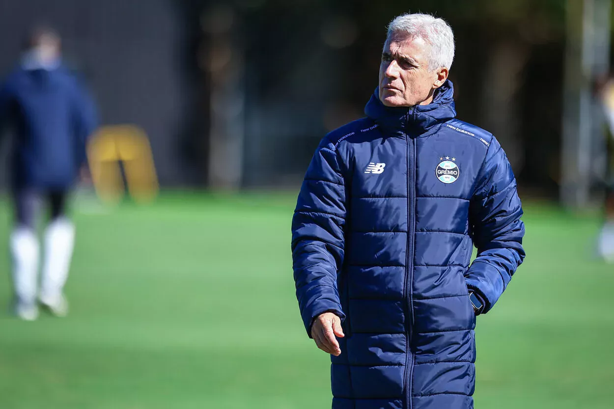 RS - FUTEBOL/ TREINO GREMIO 2026 - ESPORTES - Jogadores do Gremio realizam treino técnico durante a manha desta segunda-feira, no CT Luiz Carvalho, na preparação para a partida valida pelo Campeonato Brasileiro 2026. FOTO: LUCAS UEBEL/GREMIO FBPA