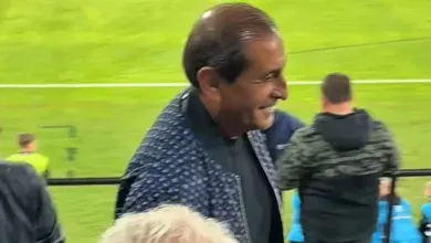 Sem clube desde a saída do Inter, Ramón Díaz assiste jogo da Libertadores da arquibancada Ramón Díaz ex-Inter