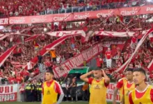 Jogador do Inter se arrepia com festa da torcida durante o Gre-Nal; assista Thiago Maia pelo Inter