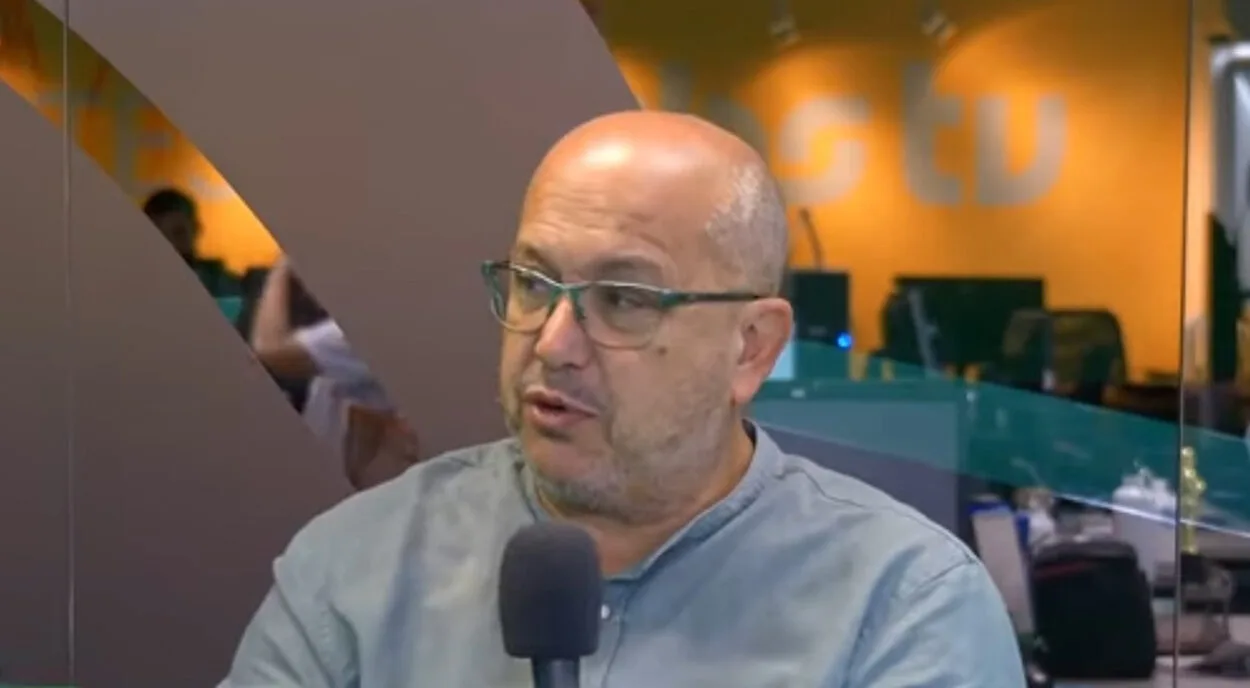 CCD mantém defesa ao técnico do Grêmio e vê Riestra mais organizado que muitos brasileiros Grêmio hoje