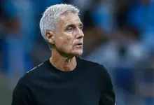Luís Castro, em jogo do Grêmio contra o Bragantino, pelo Brasileirão 2026