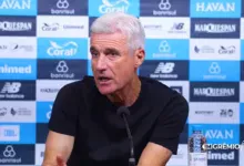 Luís Castro treina o Grêmio