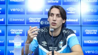 "Estava na Venezuela com o Grêmio": Geromel se emociona ao lembrar da convocação de 2018 Geromel ainda está fora do Grêmio por lesão