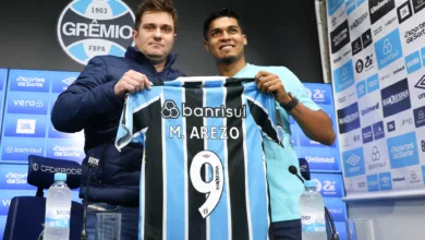 Grêmio vê dívida por Arezo virar ameaça e novo transfer ban preocupa bastidores Arezo pelo Grêmio