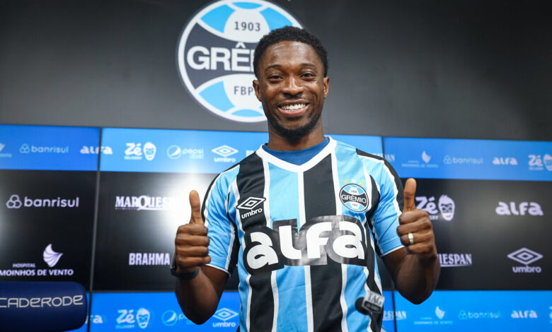 Amuzu pelo Grêmio