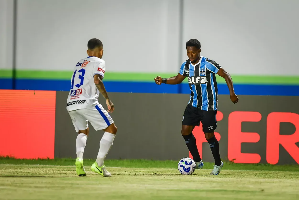 Quinteros, Amuzu, Grêmio