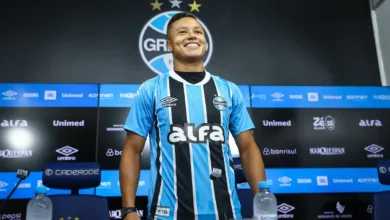 Marlon assiste vitória do Grêmio e escreve post para colega: "Você é de verdade" Antes, treinado por Léo Jardim, no Cruzeiro, Marlon foi apresentado pelo Grêmio