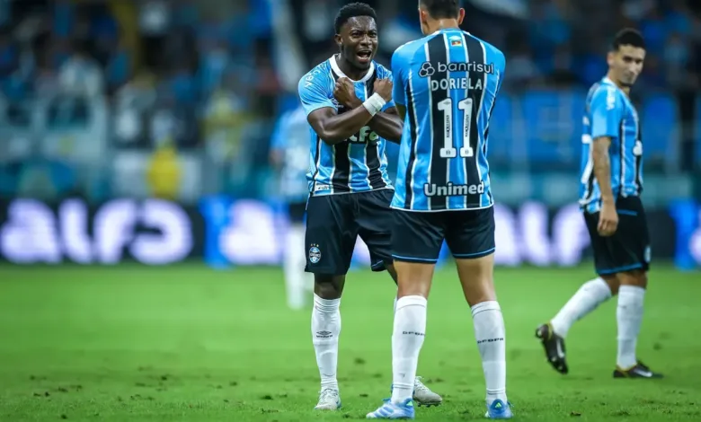 Amuzu pelo Grêmio