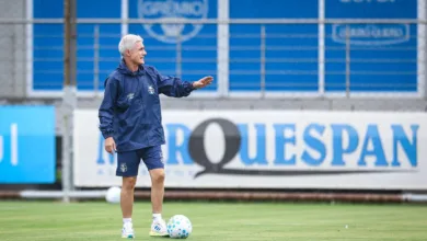 Grêmio admite necessidade de resultados, mas respalda Luís Castro: "Pessoa certa" Grêmio hoje