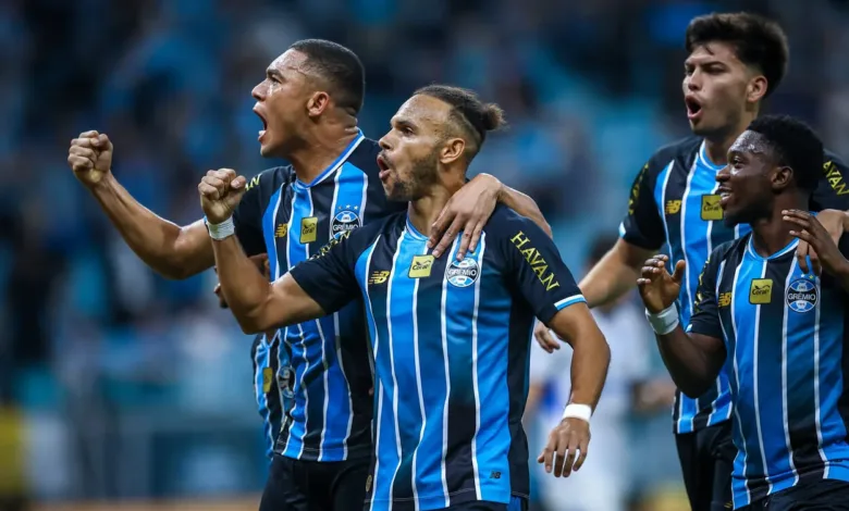 RS - FUTEBOL/COPA DO BRASIL 2026 /GREMIO X CONFIANCA - ESPORTES - Lance da partida entre Gremio e Confiança disputada na noite desta terca-feira, na Arena do Gremio, em valida pela Copa do Brasil 2026. FOTO: LUCAS UEBEL/GREMIO FBPA