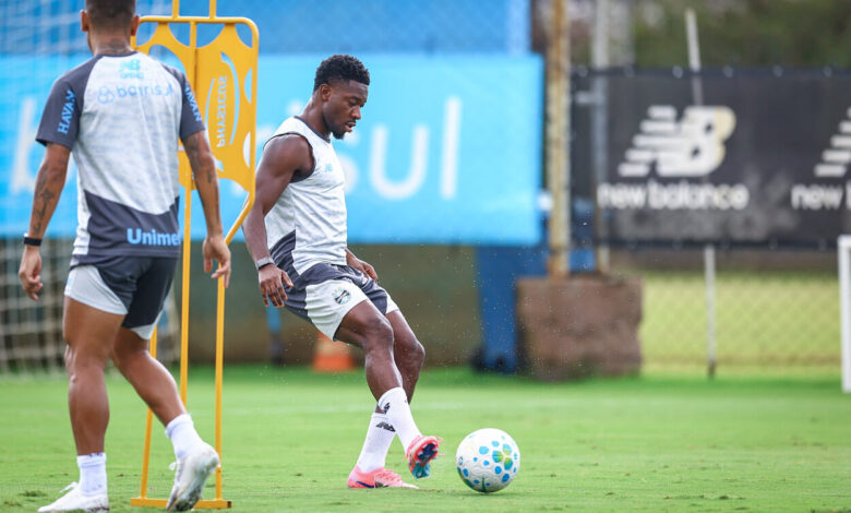 Amuzu pelo Grêmio