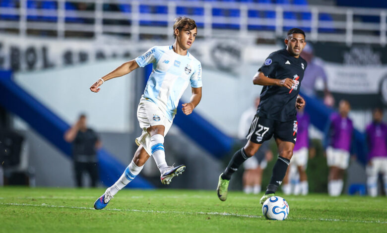 Comissão técnica do Grêmio evita cravar retorno de Tiago ao time: "Em crescimento" Grêmio hoje
