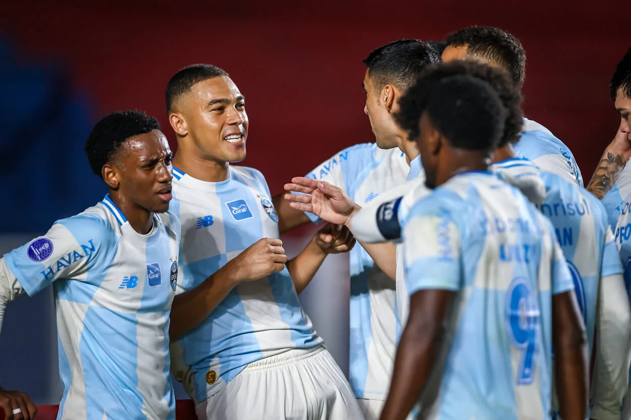 RS - ESPORTES/COPA SUL-AMERICANA - Lance da partida Deportivo Riestra x Grêmio, no Pedro Bidegain na data de 05/05/2026, válida pela Copa Sul-Americana 2026. FOTO: LUCAS UEBEL/GRÊMIO FBPA