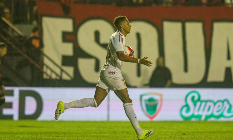 Vitinho muda jogo pelo Inter e ganha força com Pezzolano após noite decisiva Vitinho pelo Inter
