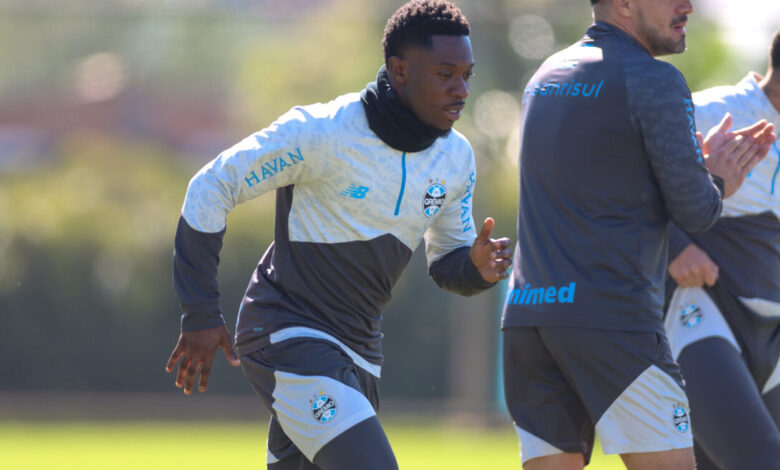 Amuzu pelo Grêmio