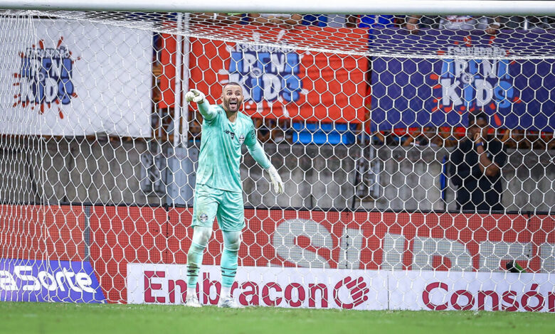 Weverton pelo Grêmio