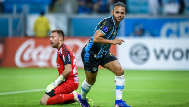 Braithwaite pelo Grêmio