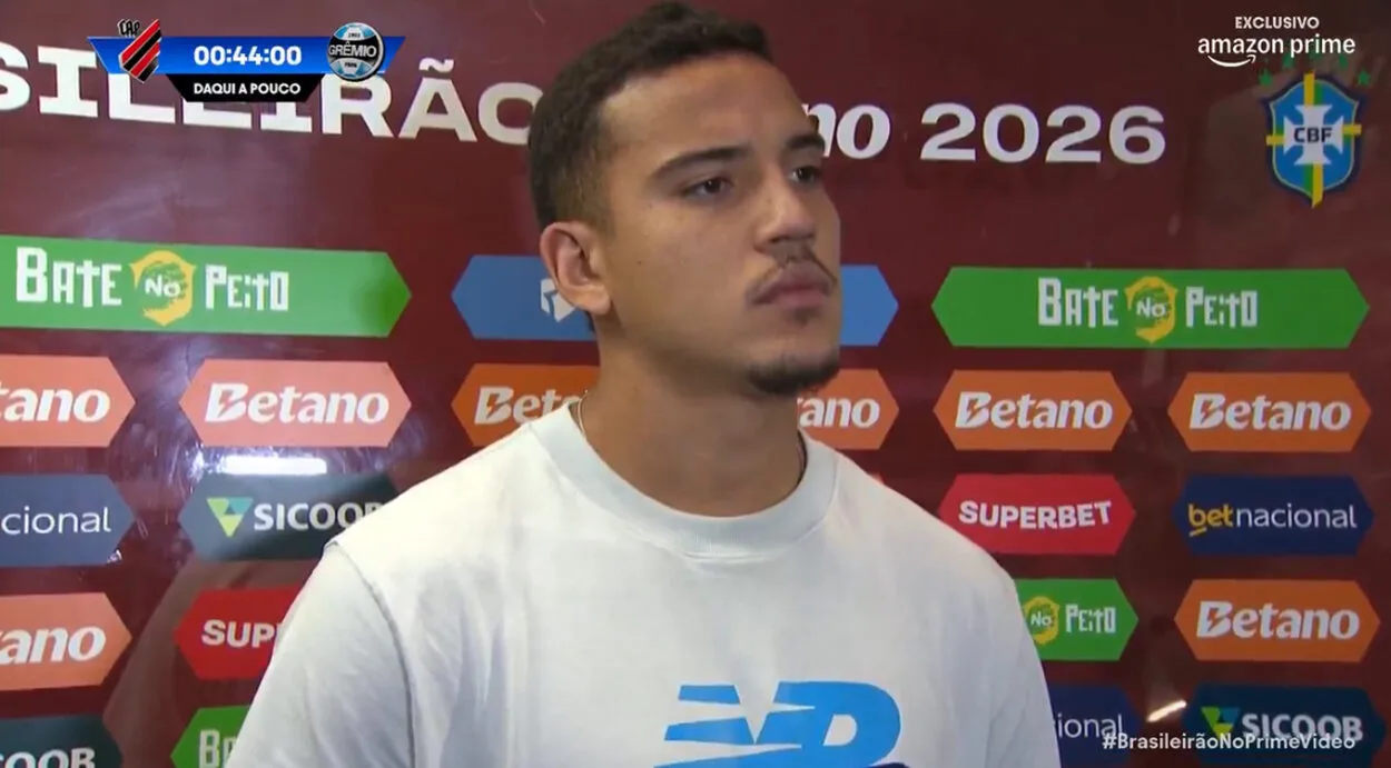 Zagueiro do Grêmio fala das mudanças no time na chegada ao estádio para pegar o Athletico Grêmio