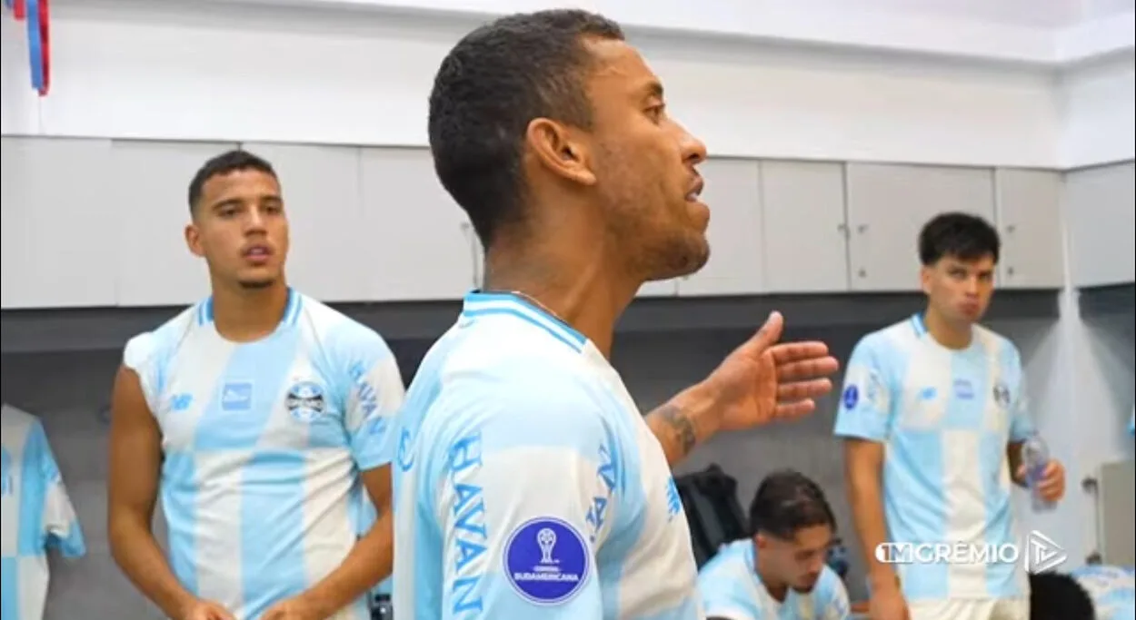 "Que clube do Brasil tem isso?": Marcos Rocha empolga elenco no vestiário do Grêmio Marcos Rocha pelo Grêmio
