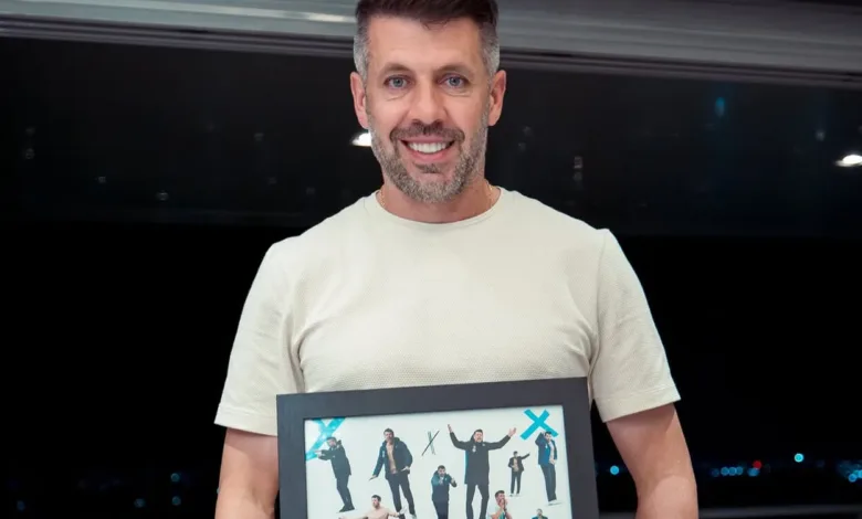 Adversário do Grêmio faz homenagem ao técnico do Inter antes de jogo na Arena Paulo Pezzolano
