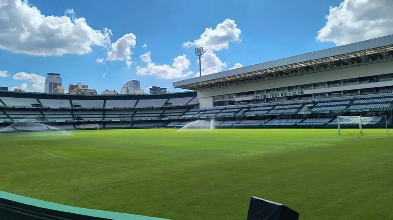 Novo gramado do Couto Pereira. (Foto: Marina Rodrigues/Coritiba)