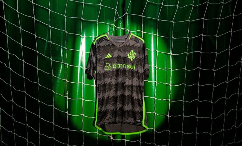 Camiseta do Inter - 3º uniforme usado contra o Coritiba em 2023 na derrota por 4x3 para o Coxa
