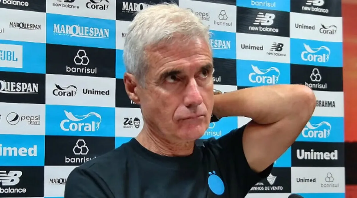 Luís Castro fala da relação com a torcida e evita antecipar time do Grêmio contra o Flamengo Luís Castro pelo Grêmio