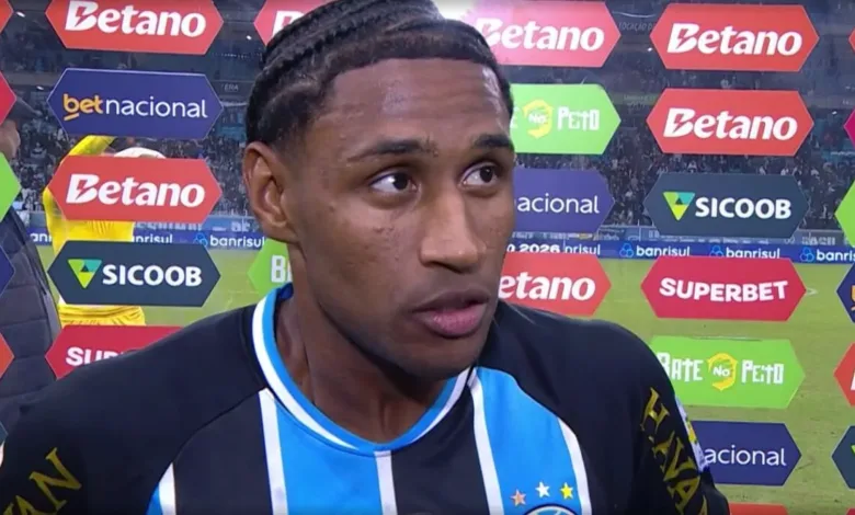 Tetê ganha força no Grêmio, mas ataque segue indefinido contra Corinthians Tetê Grêmio