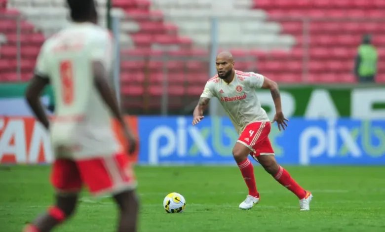 Moledo suspenso desfalca o Inter